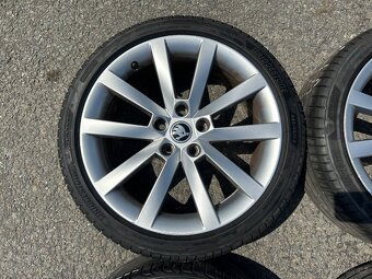 Original letni kola Skoda Alaris 5x112 7,5J ET51 225/40 R18 - 5