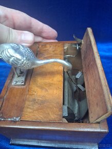 Zásobník a podavač na cigarety - 5