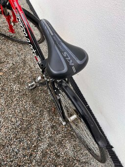 Trekingové kolo Kellys Omega - 5