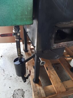 Prodám teplovodní kotel na olej - 5
