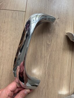 prvky přední mřížky Volha Gaz 21 nové - 5