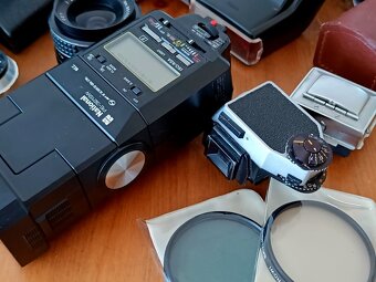 FOTO konvolut-fotoaparáty, blesky, objektivy, filtry, kamera - 5