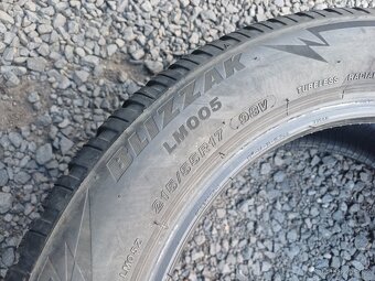 Zimní pneu Bridgestone 215/55/17 98V - 5