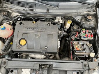 Fiat Stilo 1.9 jtd 85kW - 5