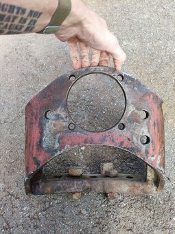 Závěs, konzole, víko Zetor - 5