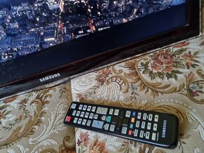 Samsung 3D TV - UE32D6100SW - 5