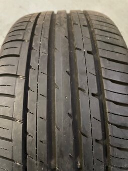 Orig Toyota Corolla r17 + 225/45/17 85-90% - 5