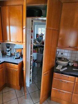 Kuchyňská linka se spotřebiči - masiv dvířka - 5