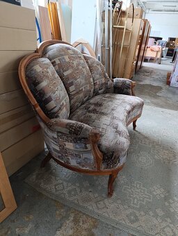 Starožitná sofa. - 5