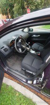 Toyota Auris 1.6 benzín – 106 000 km, 2. majitel, zimní sada - 5