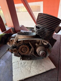 Jawa 250/353 Kývačka - motor - 5