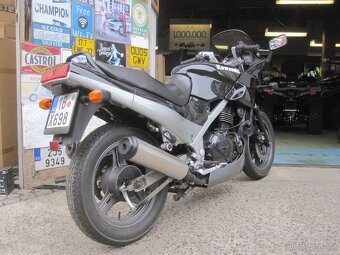 Kawasaki GPZ 500S - 5