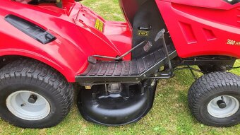 Značkový zahradní traktor, motor Briggs 13,5Hp, automat - 5