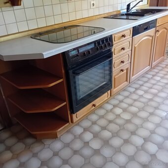 Rustikální kuchyňská linka se spotřebiči - 5