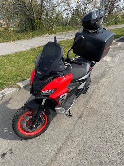 Aprilia SR GT 200 - 5