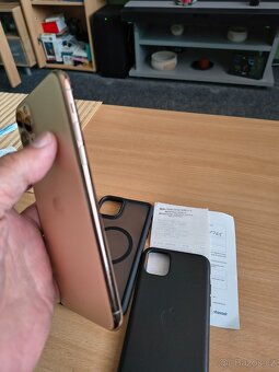 Apple Iphone 11 Pro Max 64GB + Oneplus nord 4 12/256 GB - 5