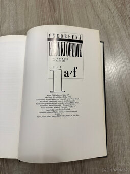 Všeobecné encyklopedie knihy 3ks - 5
