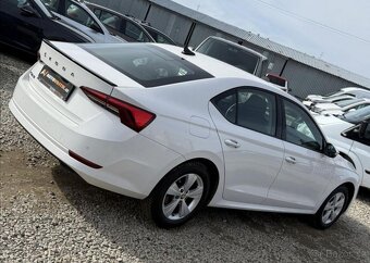 Škoda Octavia TSI 81kW Active 22tKm benzín manuál 81 kw - 5