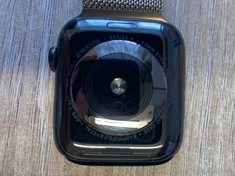 Apple Watch Series 4 44mm grafitová ocel ZÁRUKA - 5