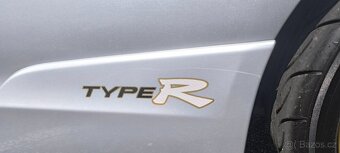 Honda Civic Type-R EP3 - 5