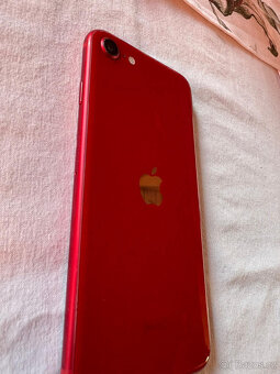 iPhone SE 3 (2022) 64 GB RED - 5