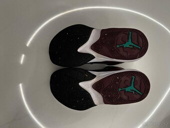 Air Jordan Max Aura 3 Cherry-GS - 5