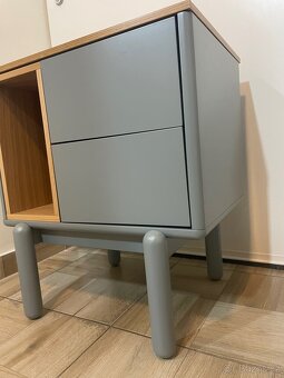 Šedy nočni stolek Corvo - 5