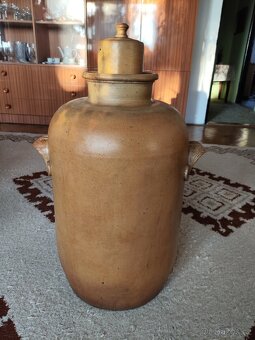 Vzácná hliněná nádoba na víno o objemu cca 60l - 5