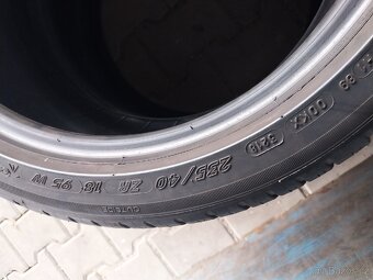 Prodám 2 x letní pneu Michelin 235/40/18 - 5
