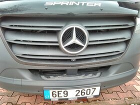 Mercedes Benz   -  R   a- SPRINTER - 5