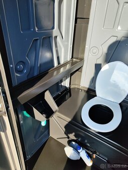 Nové mobilní přenosné WC s pisoárem - 5
