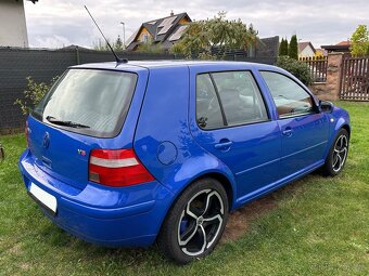 Prodám VOLKSWAGEN GOLF IV V5 - výborný stav, bohatá výbava - 5