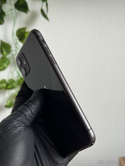 iPhone 11 64GB - záruka, DPH - 5