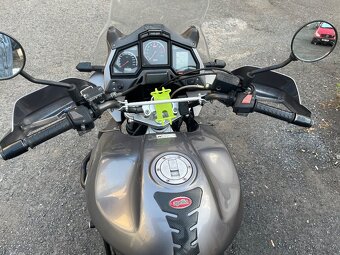 Aprilia 1000 ETV Caponord  2004 - 5