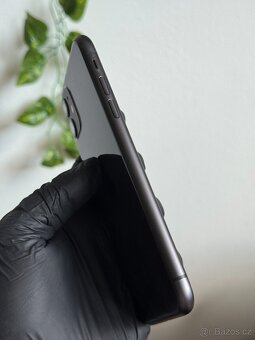 iPhone 11 64GB černý - DPH - 5