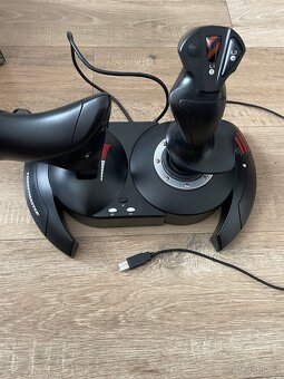 Thrustmaster t flight hotas X joystick + plyn - 5