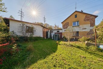 Prodej domu se 2 bytovými jednotkami, garážemi a dílnami - 5