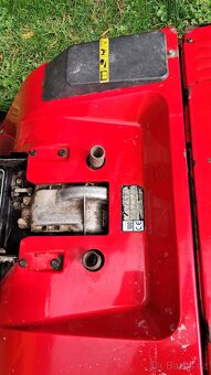 Zahradní traktůrek MTD - 5