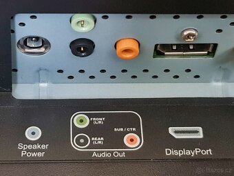 Dell UltraSharp U2711b, 2560x1440, pivot, USB, repro - 5