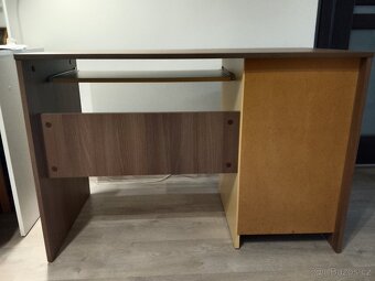 Dětský psací stůl s nástěnnou policí - 5