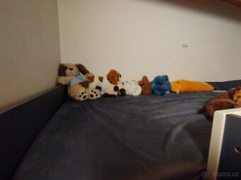 Vyvýšená postel včetně stolu a skříně - 5