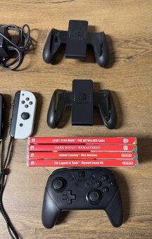 Nintendo Switch OLED s příslušenstvím - 5