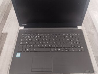Notebook značky Toshiba - 5