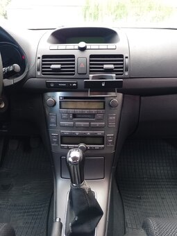 Toyota Avensis - 5