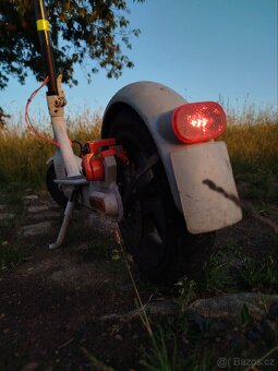 Xiaomi Mi Electric Scooter 3 – skvělý stav, 25 km dojezd - 5