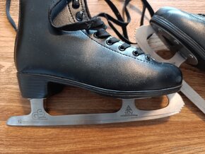 Dámské brusle jako 9 1/4 Jako nové - 5