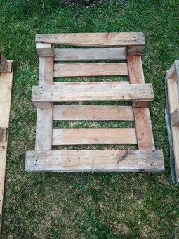 Dřevěné malé palety - 5