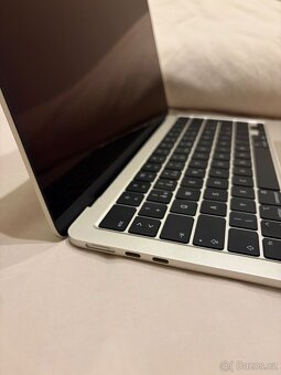 MacBook Air 13" M2 CZ 2022 Hvězdně bílý - 5