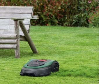 BOSCH Robotická sekačka Indego XS 300 - 5