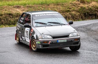 Závodní Suzuki Swift GTI na rally - 5